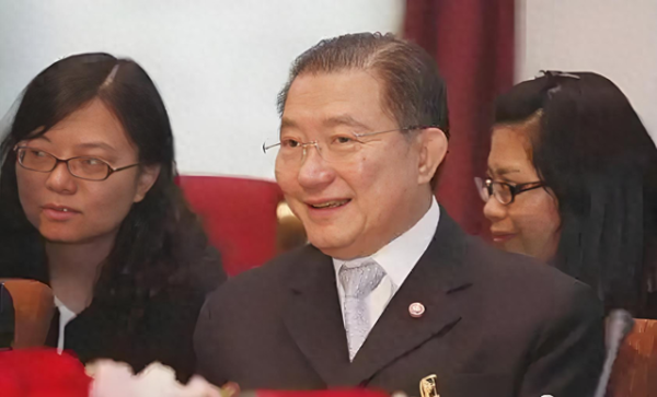 九融配资 (3)泰国富豪家族是如何实现从三轮车酒贩到千亿帝国的华丽转身